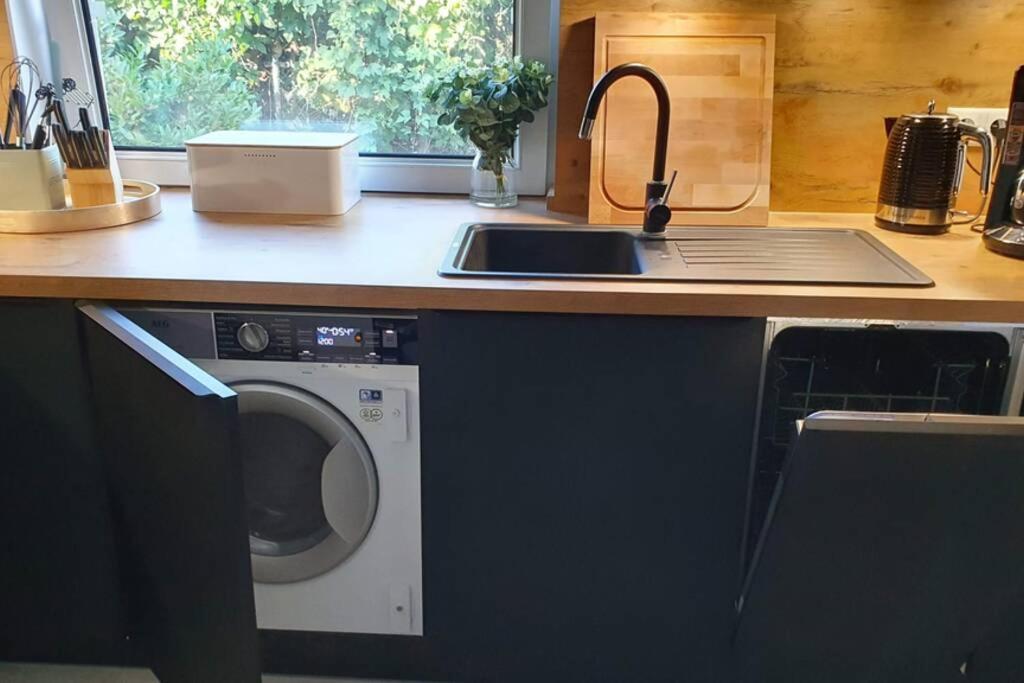 Charmantes Townhaus Mit Garten, W-Lan & Netflix Potsdam Eksteriør billede
