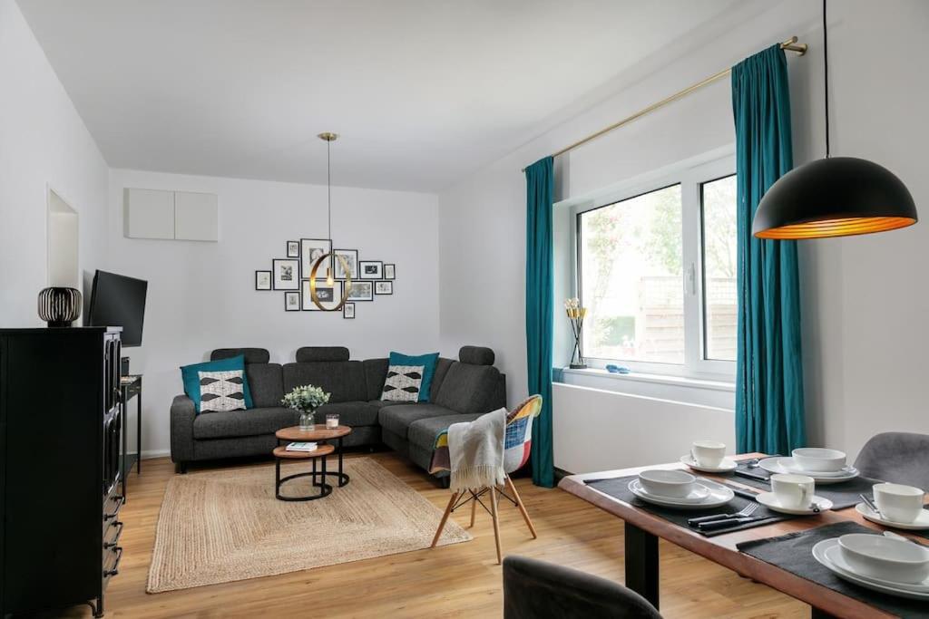Charmantes Townhaus Mit Garten, W-Lan & Netflix Potsdam Eksteriør billede